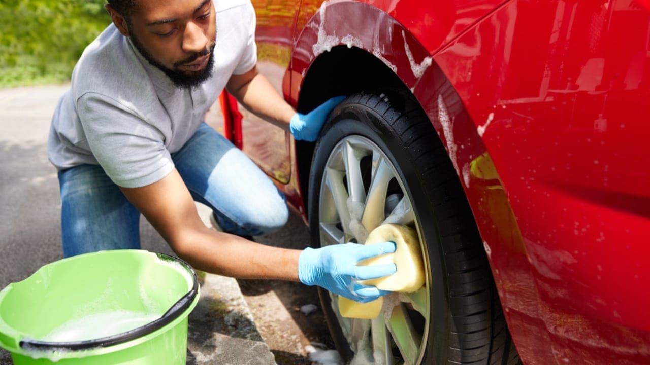 18 Pro-Level Car Cleaning Techniques for a Show-Stopping Vehicle 8 18 Pro-Level Car Cleaning Techniques for a Show-Stopping Vehicle - car wash ss2014808672