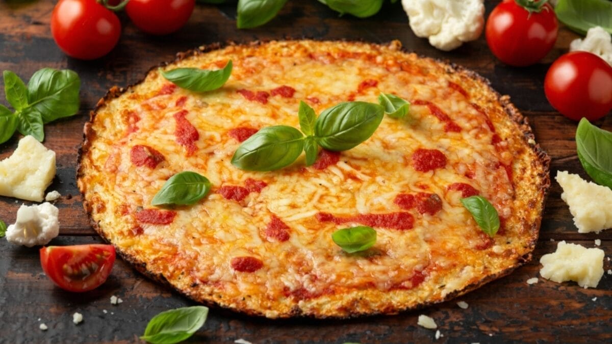 10 Frozen Pizza Brands That are So Good, They Rise Above the Rest 6 10 Frozen Pizza Brands That are So Good, They Rise Above the Rest - cauliflower crust pizza ss2197641803