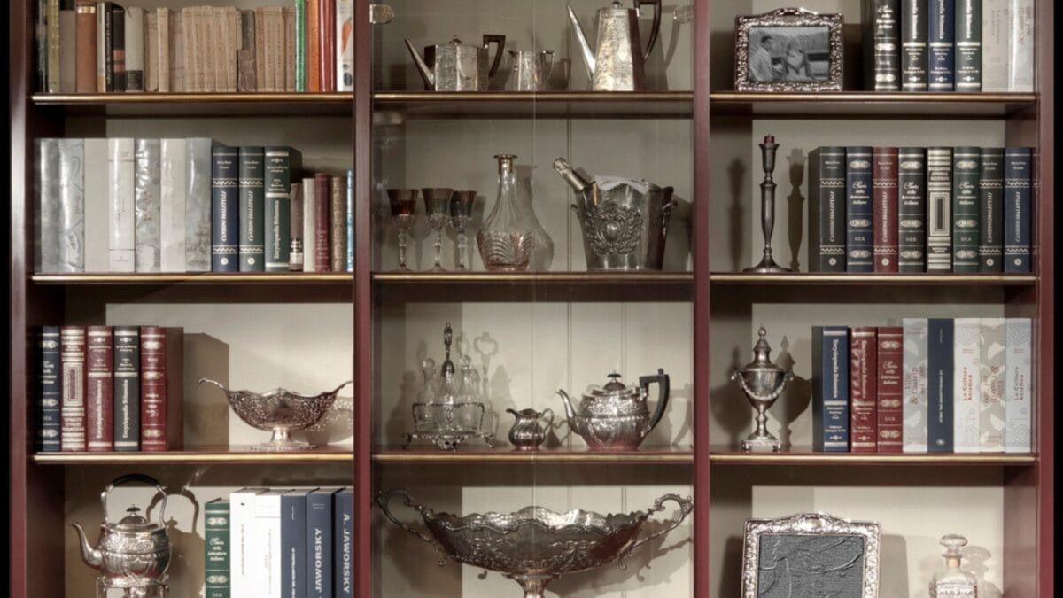 Secondhand Scores: 12 Pre-Loved Pieces Designers Always Buy at Estate Sales 4 Secondhand Scores: 12 Pre-Loved Pieces Designers Always Buy at Estate Sales - collections with conversation dp51019537