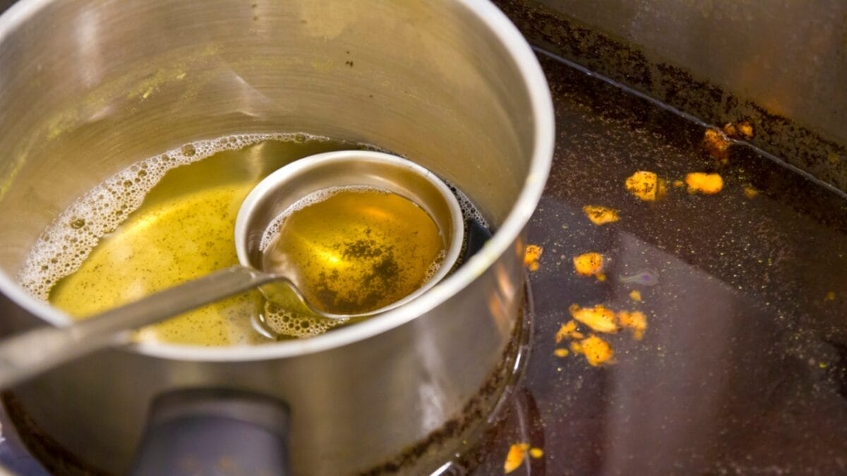 17 Items That Don’t Belong in Your Compost Bin 4 17 Items That Don’t Belong in Your Compost Bin - cooking oil dp67196053