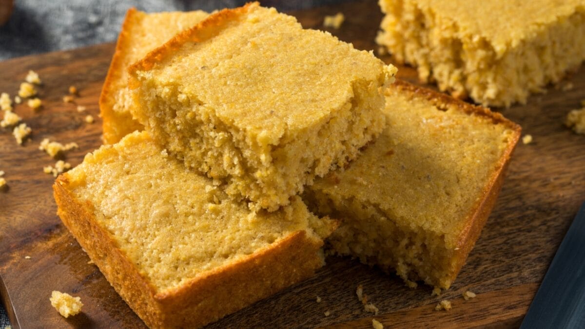 25 Things You Should Stop Buying & Start Making 24 25 Things You Should Stop Buying & Start Making - corn bread dp420418420