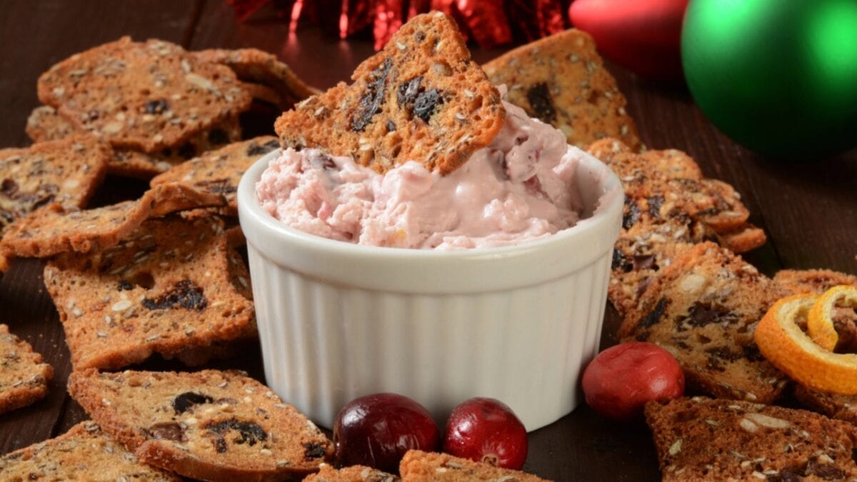 Bored with Plain Butter? Try These 15 Mouthwatering Flavored Varieties 16 Bored with Plain Butter? Try These 15 Mouthwatering Flavored Varieties - cranberry orange butter dp58519145