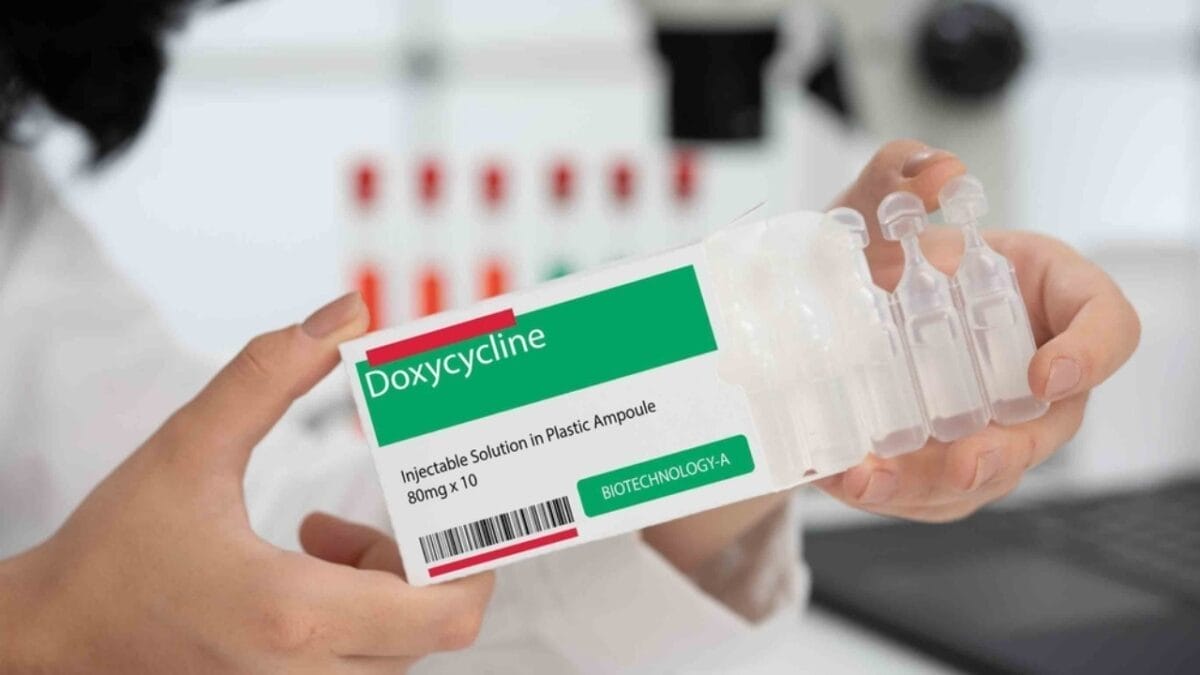 Deadly "Parrot Fever" Outbreak Strikes Europe - doxycycline antibiotic ss2385603969