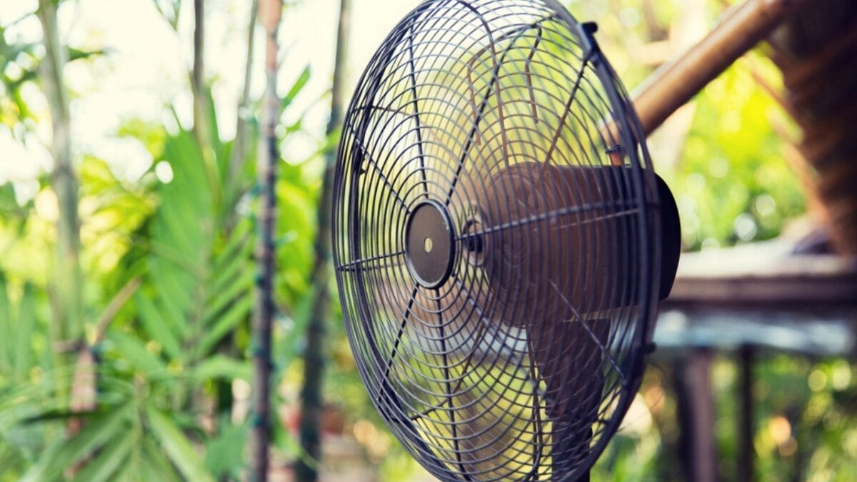 Why You Should Stop Setting Your Thermostat at 72 Degrees 5 Why You Should Stop Setting Your Thermostat at 72 Degrees - electric fan dp115856064