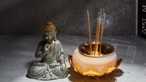 10 Fragrances to Boost Positivity in Your Home with Good Feng Shui 1 10 Fragrances to Boost Positivity in Your Home with Good Feng Shui - fengshui smoke ss2117462861