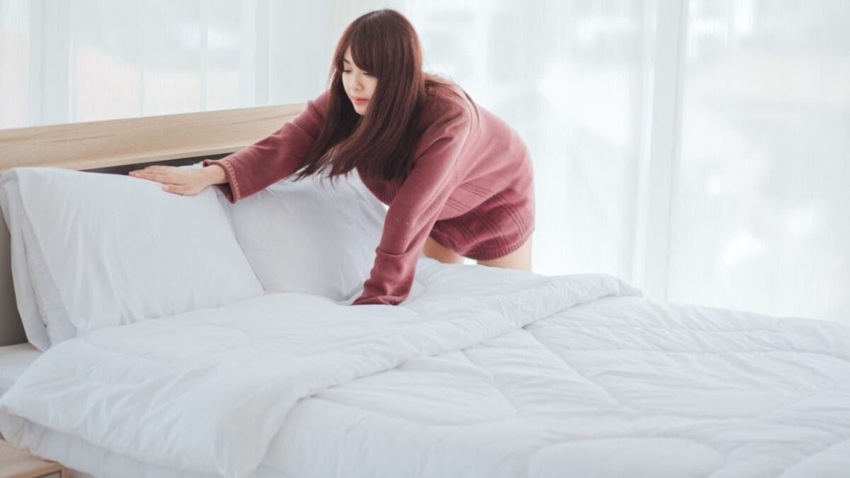 12 Tiny Habits to Prevent Your Home from Descending into Clutter Chaos - fixing bed dp379868858