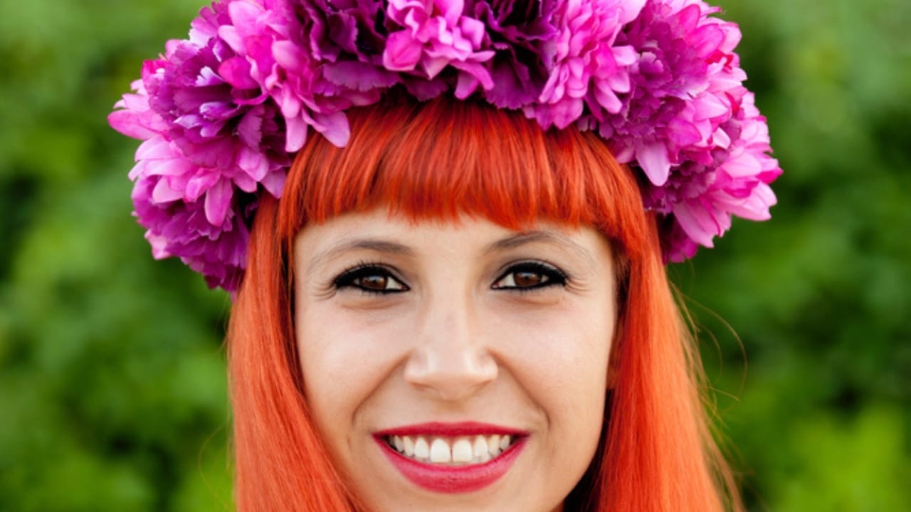 12 Creative Uses for Bee Balm 12 12 Creative Uses for Bee Balm - floral crown dp166950206