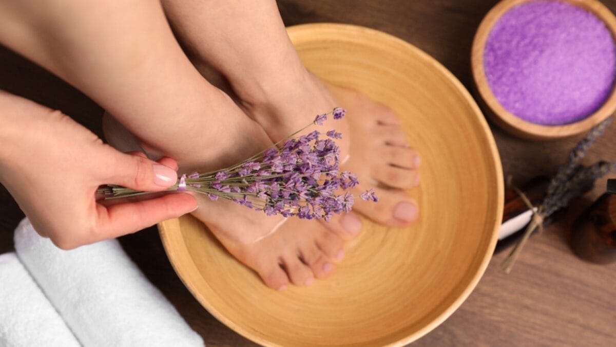 15 Ways to Put Your Lavender Leaves to Good Use 7 15 Ways to Put Your Lavender Leaves to Good Use - foot soak dp660884172
