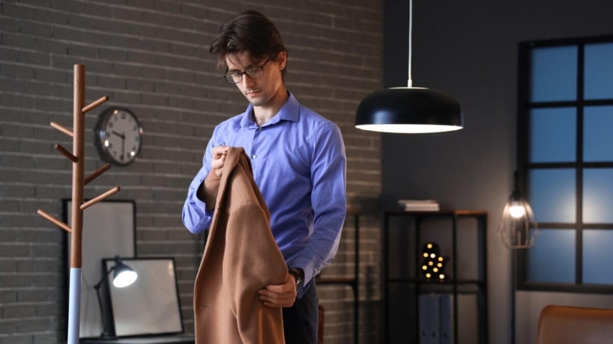 12 Tiny Habits to Prevent Your Home from Descending into Clutter Chaos 13 12 Tiny Habits to Prevent Your Home from Descending into Clutter Chaos - hanging coat dp684567052