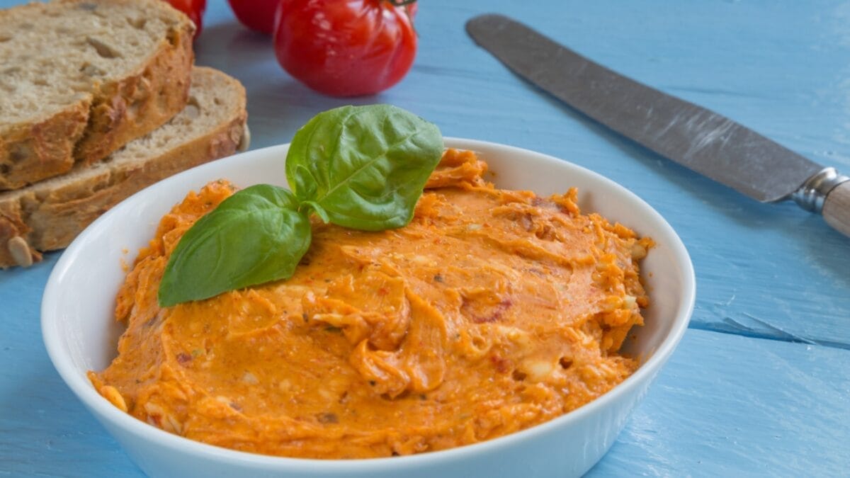 Bored with Plain Butter? Try These 15 Mouthwatering Flavored Varieties 10 Bored with Plain Butter? Try These 15 Mouthwatering Flavored Varieties - herb butter tomato ss195343574