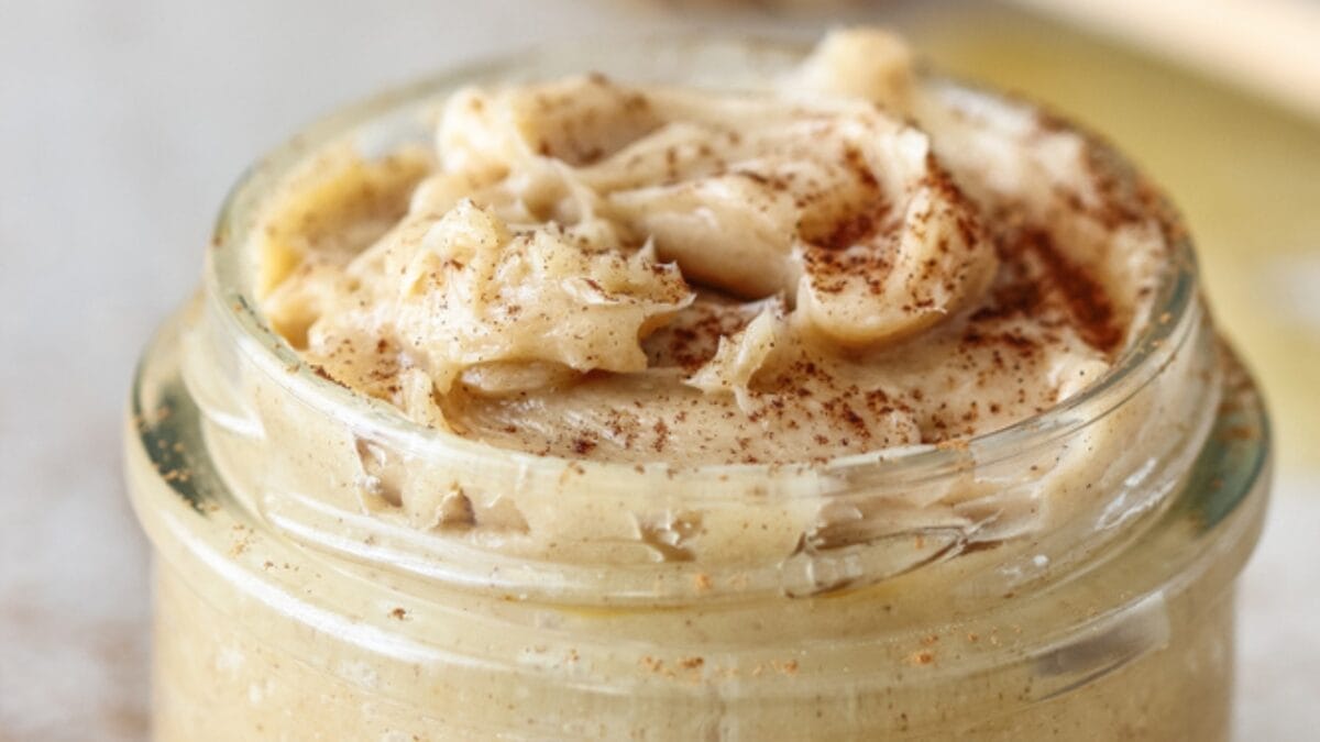 Bored with Plain Butter? Try These 15 Mouthwatering Flavored Varieties 3 Bored with Plain Butter? Try These 15 Mouthwatering Flavored Varieties - honey cinnamon butter ss1110578081