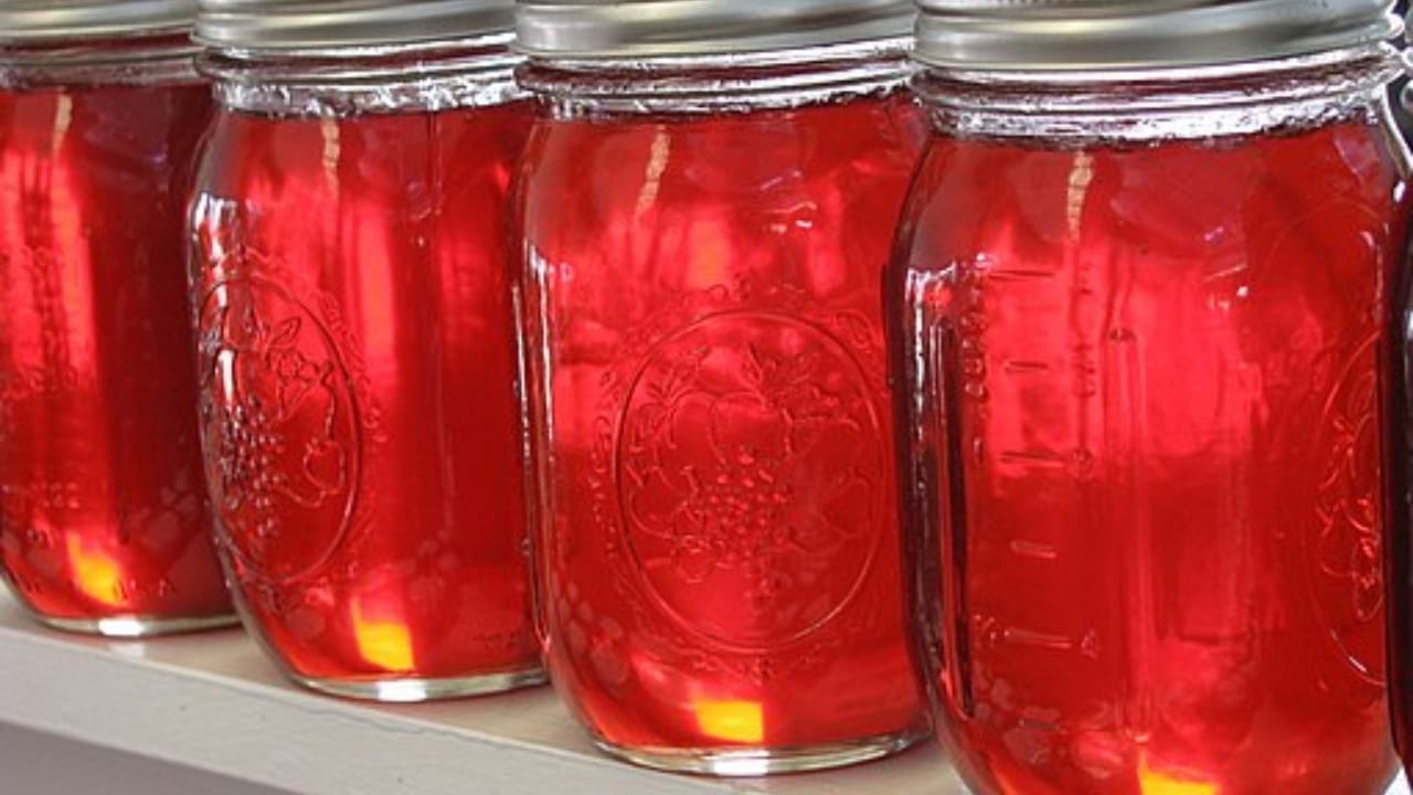 Beekeeping Became a Wartime Lifeline During WWII 5 Beekeeping Became a Wartime Lifeline During WWII - honey jar wc