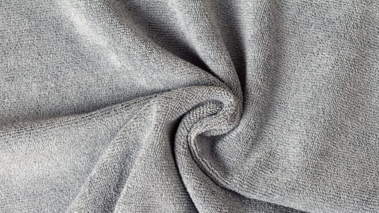 18 Pro-Level Car Cleaning Techniques for a Show-Stopping Vehicle 2 18 Pro-Level Car Cleaning Techniques for a Show-Stopping Vehicle - microfiber towel ss2176741709