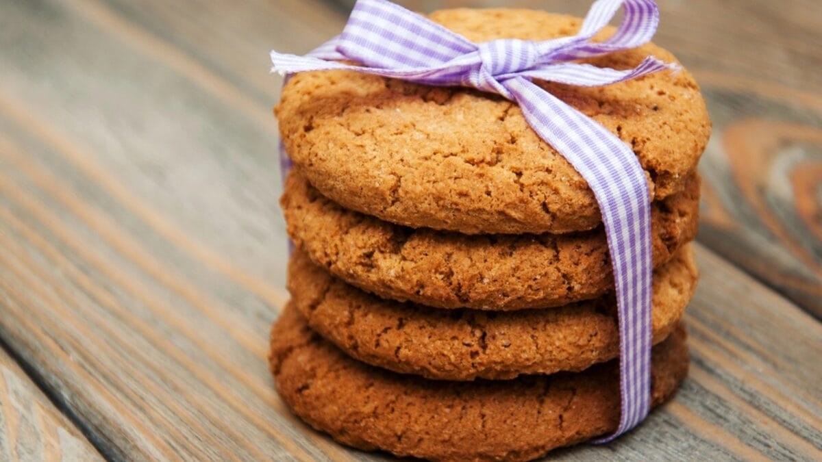 15 Weird, But Wonderful Foods from the 1930s Great Depression 5 15 Weird, But Wonderful Foods from the 1930s Great Depression - oatmeal cookies dp83409202