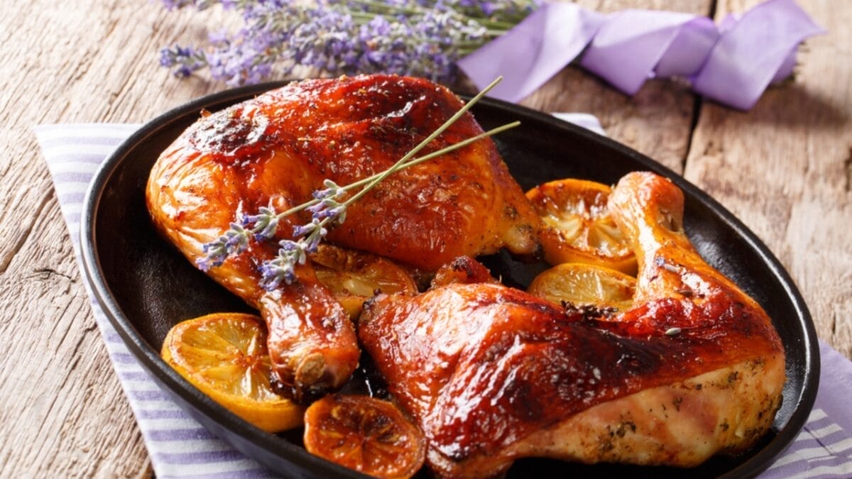 15 Ways to Put Your Lavender Leaves to Good Use 8 15 Ways to Put Your Lavender Leaves to Good Use - roast chicken dp201002118