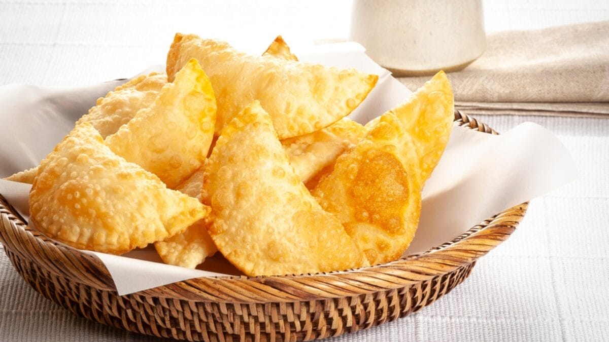 16 Breakfast Foods That May Be Sabotaging Your Health 11 16 Breakfast Foods That May Be Sabotaging Your Health - sardine pastry ss1865443915