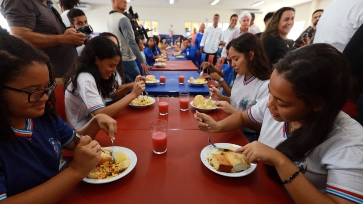 Project 2025's Controversial Agriculture Policy 5 Project 2025's Controversial Agriculture Policy - school meal program ss2426196951