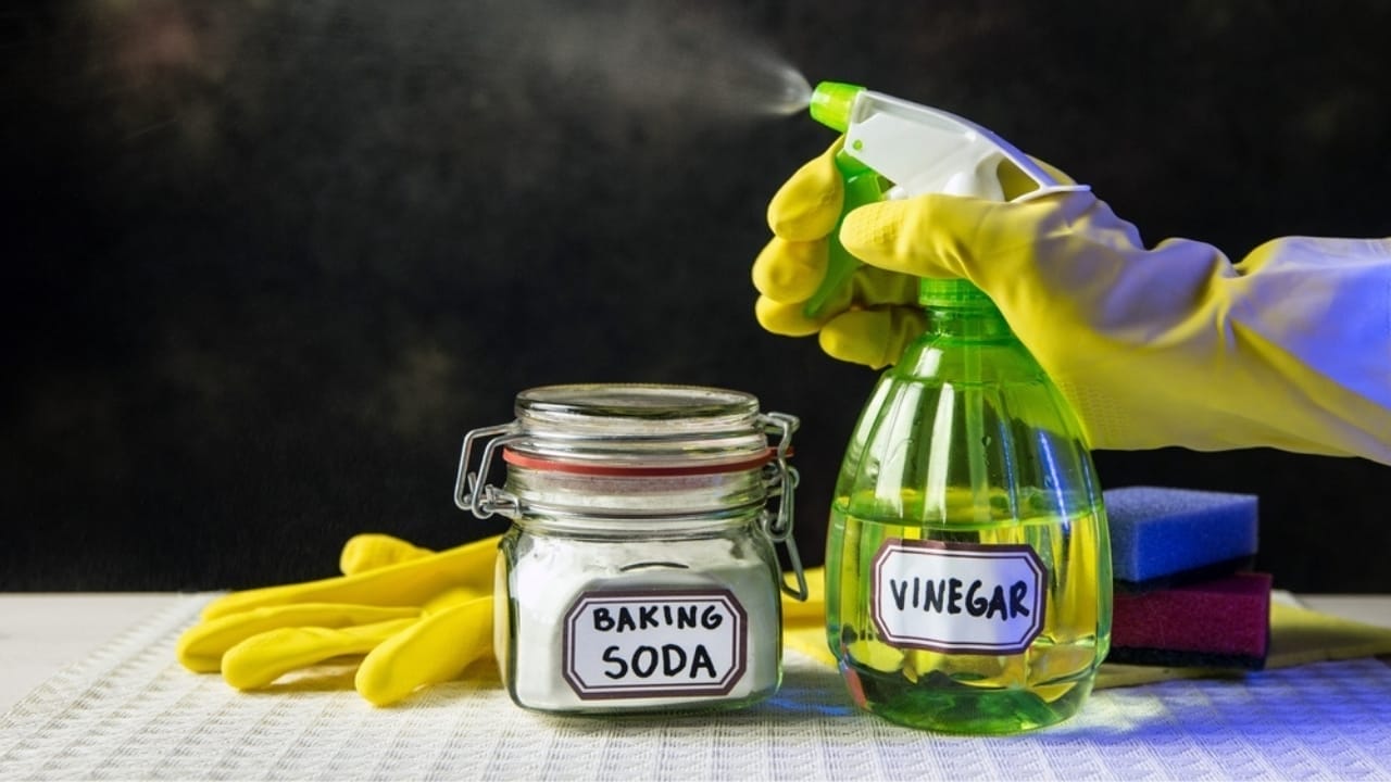 Zap Stains With This Simple 2-Ingredient Wonder 3 Zap Stains With This Simple 2-Ingredient Wonder - stain remover ss2185774327