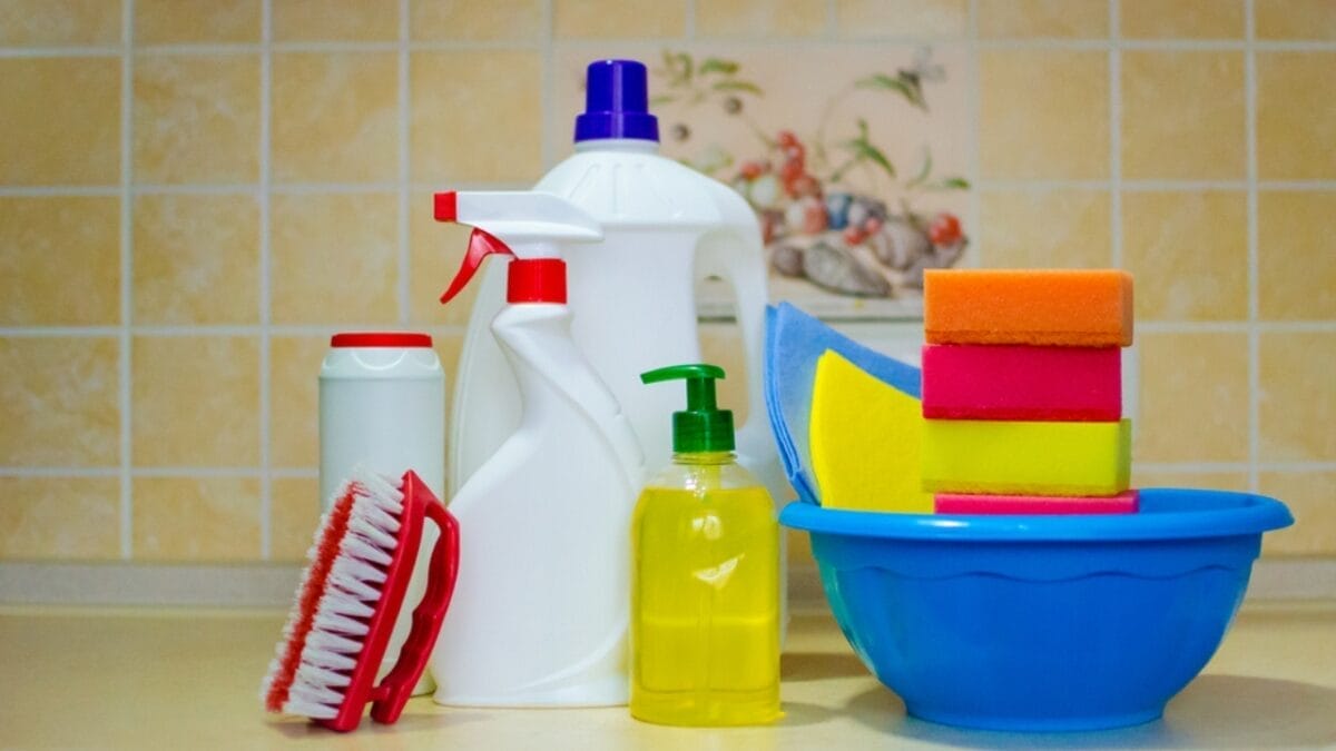 14 Natural Homemade Cleaners You Can Trust for a Chemical-Free Clean - step by step cleaning process dp136774360