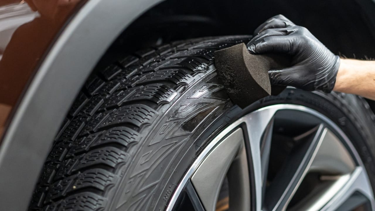 18 Pro-Level Car Cleaning Techniques for a Show-Stopping Vehicle 6 18 Pro-Level Car Cleaning Techniques for a Show-Stopping Vehicle - tire dressing ss2099730421