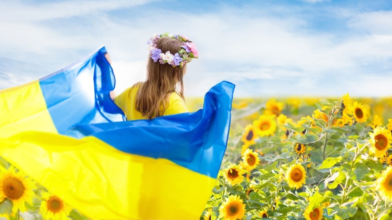 You'll See Sunflowers Differently After Learning These 10 Facts 9 You'll See Sunflowers Differently After Learning These 10 Facts - ukraine flower ss2130129890