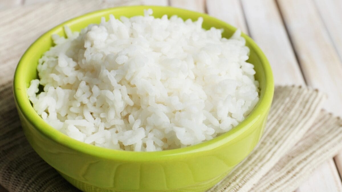 18 Foods to Stock in a Survival Pantry for 20+ Years 2 18 Foods to Stock in a Survival Pantry for 20+ Years - white rice dp40900101