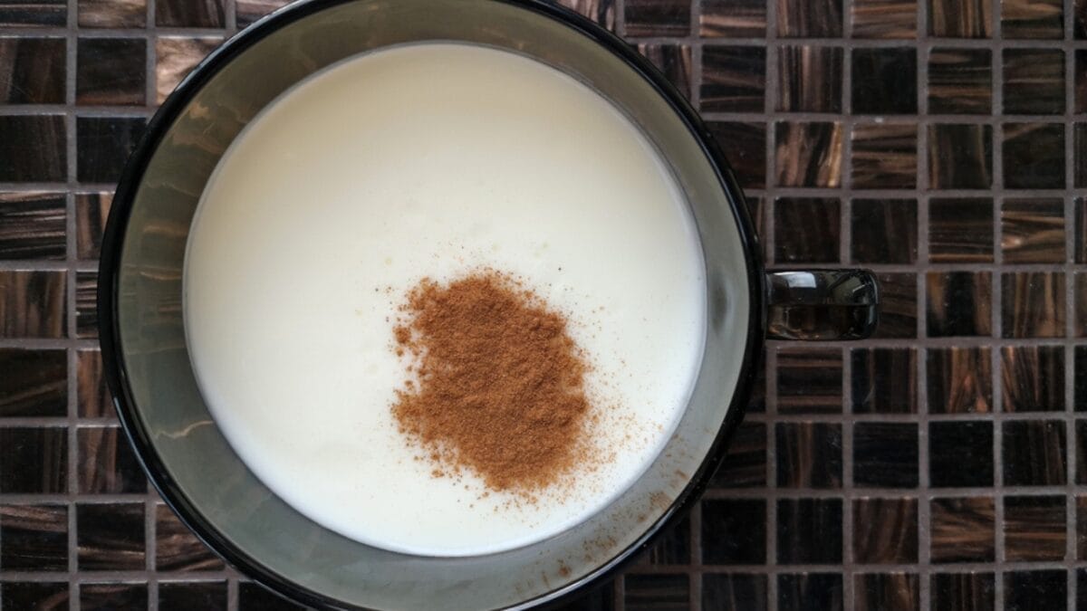 15 Creative & Delicious Ways to Use Fruit Powders 5 15 Creative & Delicious Ways to Use Fruit Powders - yogurt ss1955415556