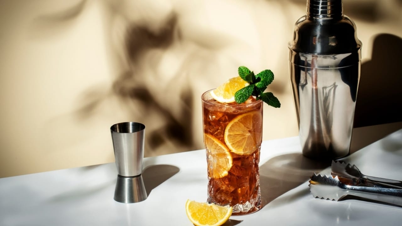 Mastering the Art of Simplicity: 20 Delicious 3-Ingredient Cocktails 21 Mastering the Art of Simplicity: 20 Delicious 3-Ingredient Cocktails - Americano ss2249505529