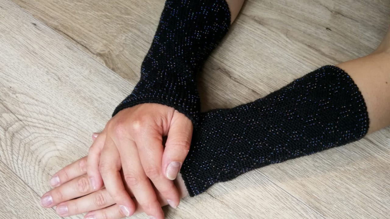 Old Socks, New Purpose: 20 Clever Ways to Reuse Them 13 Old Socks, New Purpose: 20 Clever Ways to Reuse Them - Arm warmer dp350926338