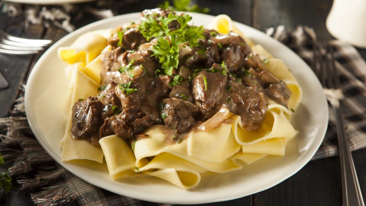 14 American Food Classics Losing Popularity 15 14 American Food Classics Losing Popularity - Beef Stroganoff dp57546863