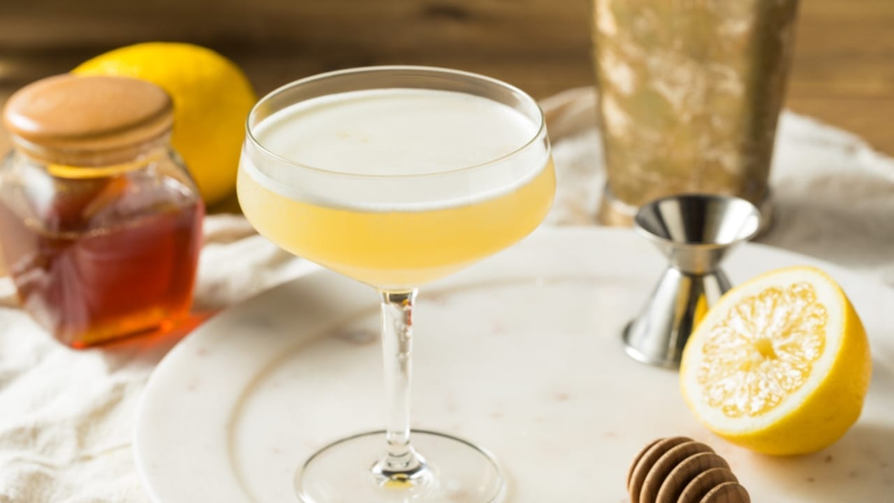 Mastering the Art of Simplicity: 20 Delicious 3-Ingredient Cocktails 4 Mastering the Art of Simplicity: 20 Delicious 3-Ingredient Cocktails - Bees Knees cocktail dp390056420