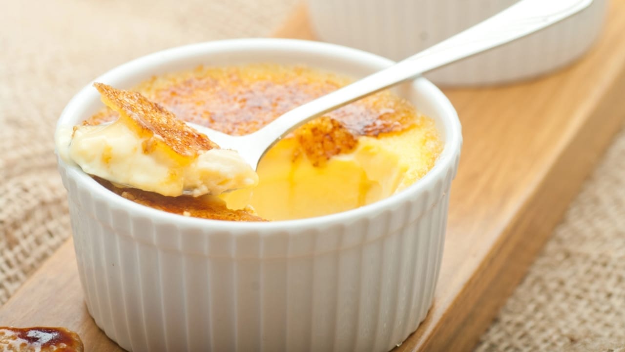 Whip Up 15 Tasty Desserts in No Time with Only 5 Ingredients - Creme Brulee dp75354763
