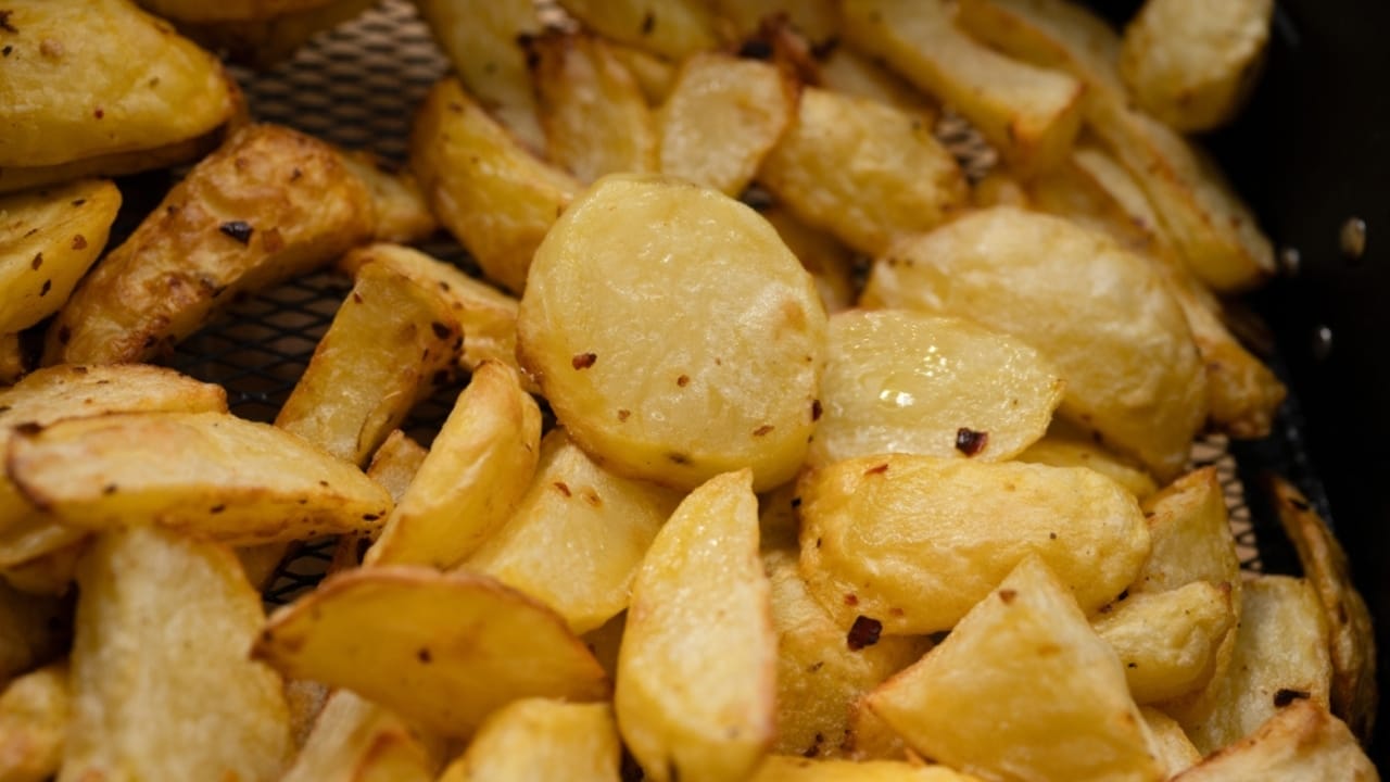 20 Dishes Every Aspiring Chef Should Perfect 9 20 Dishes Every Aspiring Chef Should Perfect - Crispy Roasted Potatoes ss2503306991