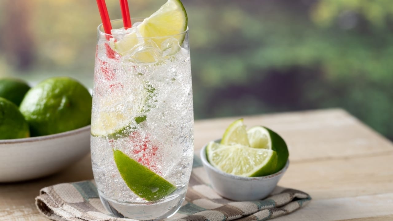 Mastering the Art of Simplicity: 20 Delicious 3-Ingredient Cocktails 15 Mastering the Art of Simplicity: 20 Delicious 3-Ingredient Cocktails - Dauphines Roffignac ss2289766519