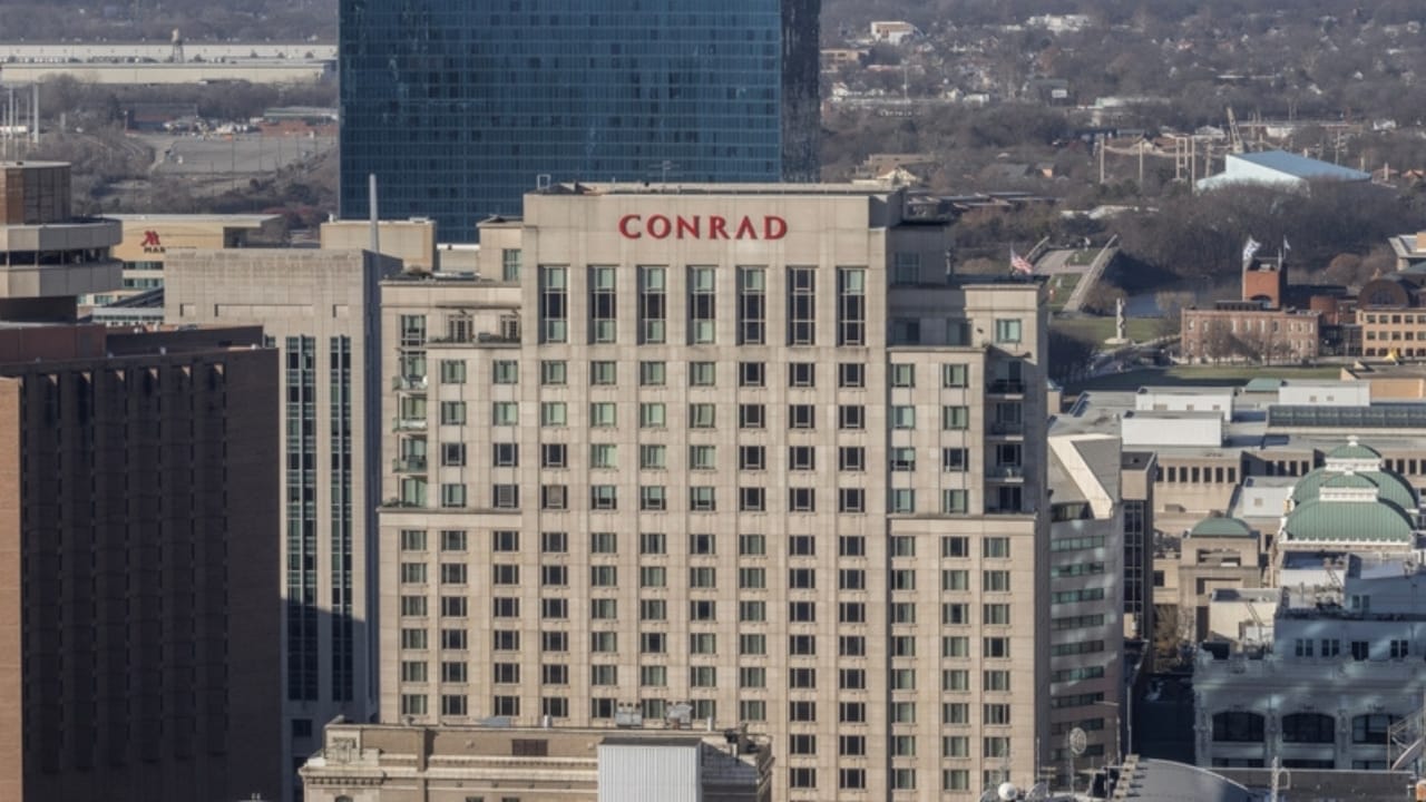 50 of the Best Dog-Friendly Hotels in the U.S. 15 50 of the Best Dog-Friendly Hotels in the U.S. - Indiana Conrad Indianapolis ss2401550757