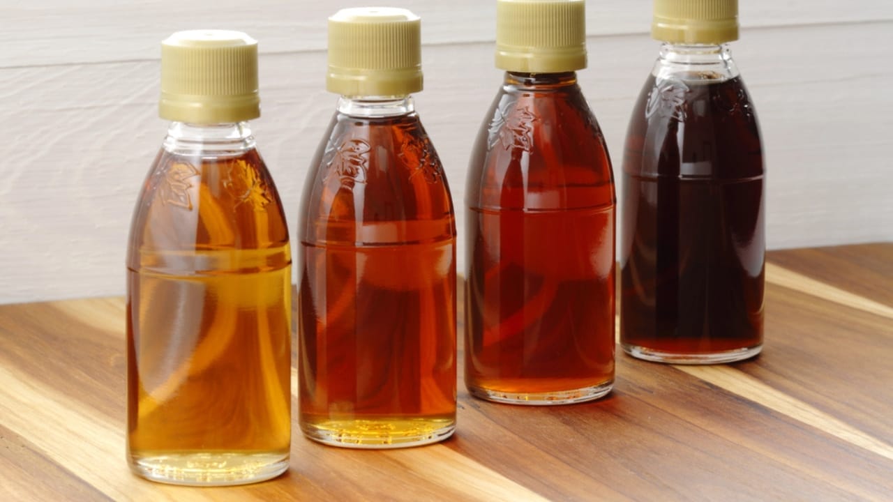 12 Things You Should Never Feed Hummingbirds - Norway maple syrup dp19955527