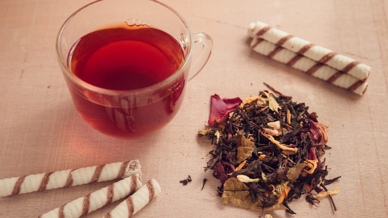 10 Anti-Inflammatory Teas to Boost Your Health 6 10 Anti-Inflammatory Teas to Boost Your Health - Rose ship tea cup dp127721304