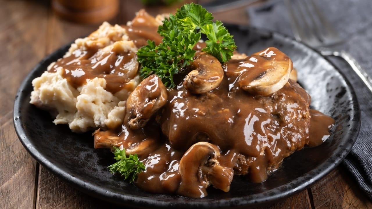 14 American Food Classics Losing Popularity 5 14 American Food Classics Losing Popularity - Salisbury Steak ss2470960721