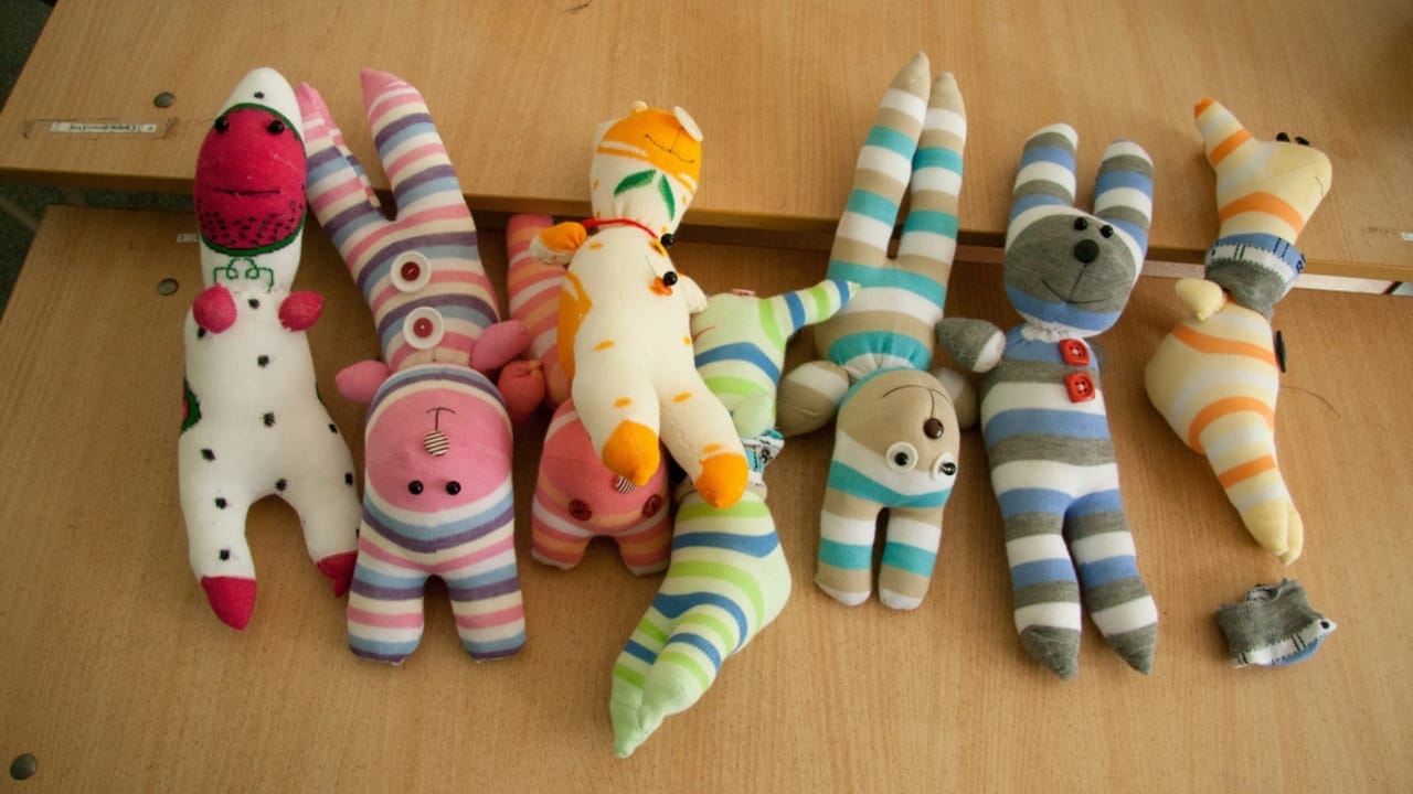 Old Socks, New Purpose: 20 Clever Ways to Reuse Them 5 Old Socks, New Purpose: 20 Clever Ways to Reuse Them - Stuffed toy socks dp13557740