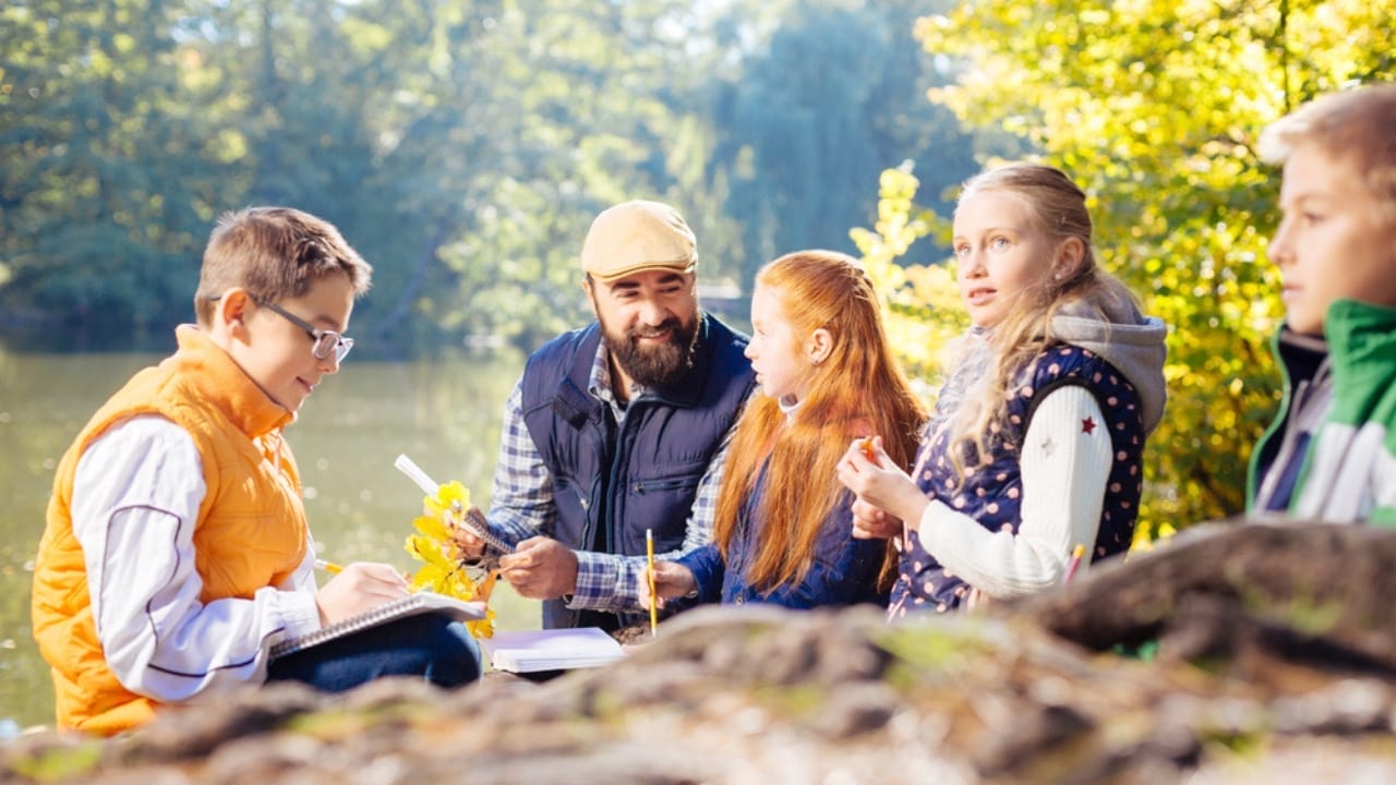 15 Jobs That Come With a Home to Get You Through the Housing Crunch 15 15 Jobs That Come With a Home to Get You Through the Housing Crunch - Summer camp with young pupils dp226005946