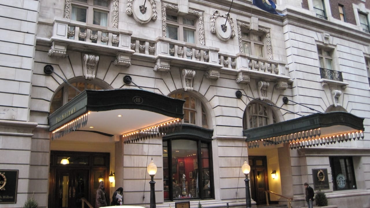 50 of the Best Dog-Friendly Hotels in the U.S. 18 50 of the Best Dog-Friendly Hotels in the U.S. - The Seelbach Hilton Louisville wc