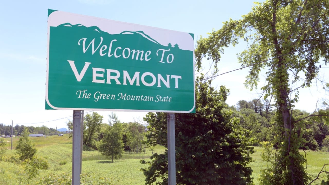 The Most Isolated, Off-the-Grid Spots in Each U.S. State You’ll Want to Visit 46 The Most Isolated, Off-the-Grid Spots in Each U.S. State You’ll Want to Visit - Welcome to vermont sign ss1222004020