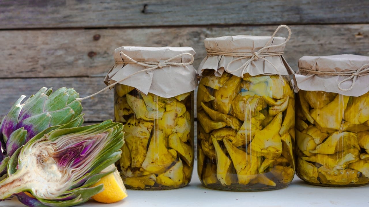 33 Superfoods to Strengthen Your Immunity & Keep You Feeling Your Best 16 33 Superfoods to Strengthen Your Immunity & Keep You Feeling Your Best - canned artichokes ss1737117578