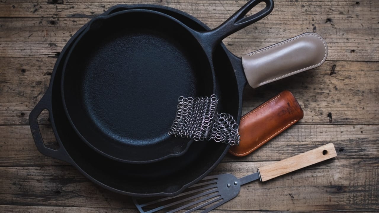 16 Vintage Kitchen Items Selling for Big Money Today 4 16 Vintage Kitchen Items Selling for Big Money Today - cast iron skillets cleaning care ss2239739527