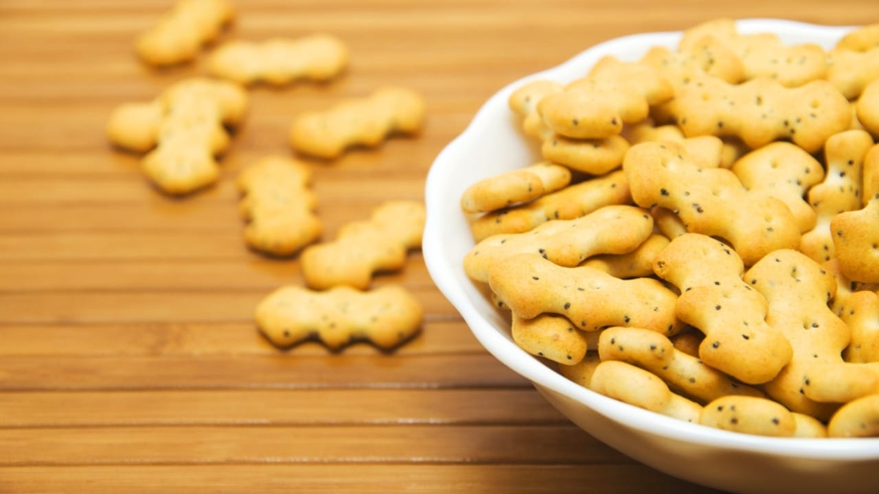 Relax Your Anxious Dog with These 15 Calming Treats 9 Relax Your Anxious Dog with These 15 Calming Treats - chamomile treats dp705469620