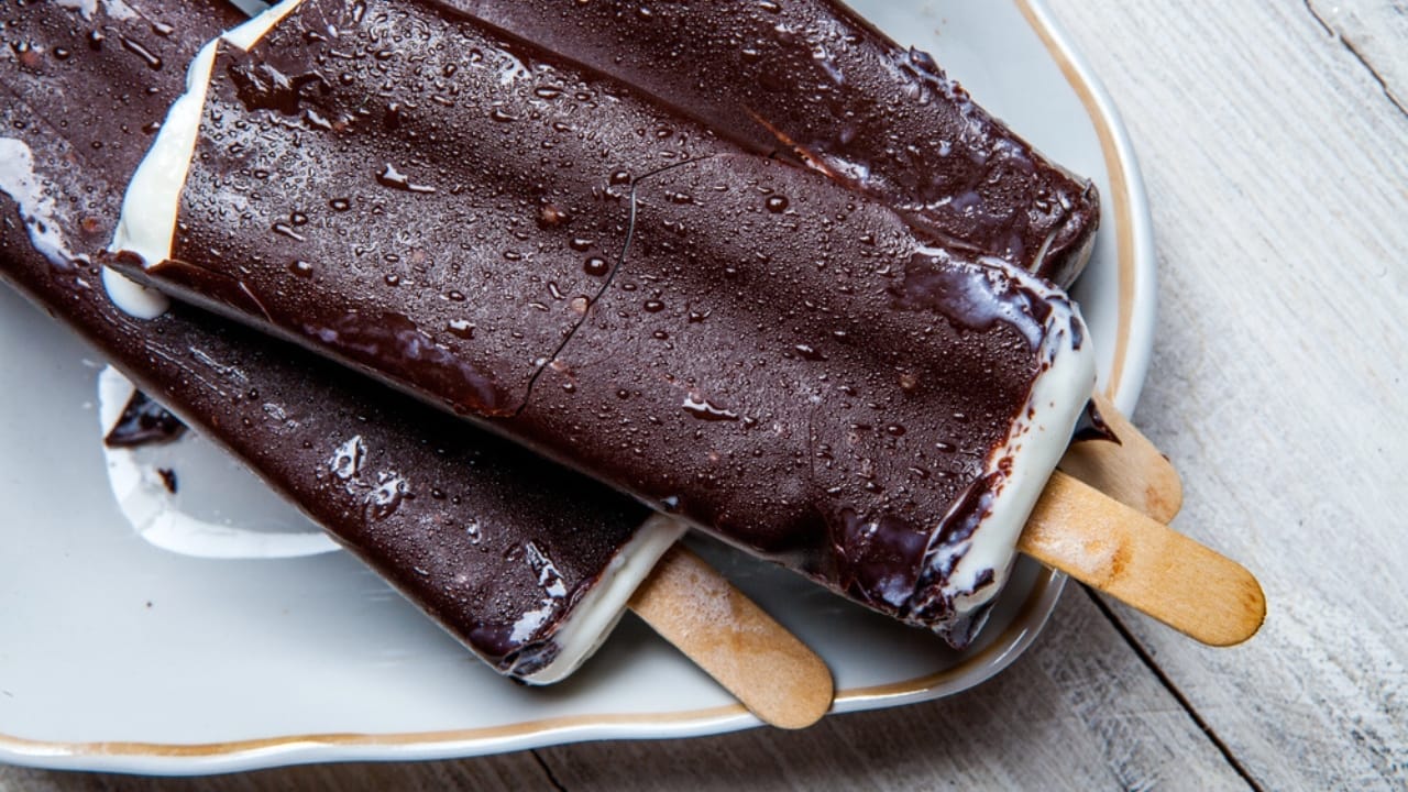Whip Up 15 Tasty Desserts in No Time with Only 5 Ingredients - chocolate ice cream bar dp181460732