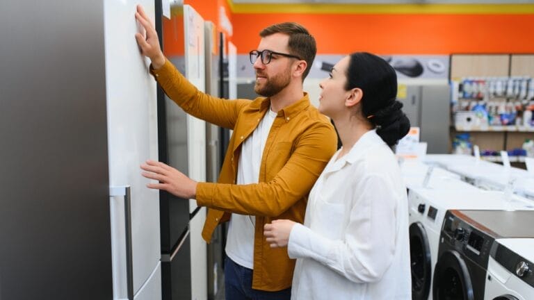 6 Refrigerator Brands You Might Want to Avoid Due to Low Durability & Performance 1 6 Refrigerator Brands You Might Want to Avoid Due to Low Durability & Performance - couple choose new refrigerator ss2471281725