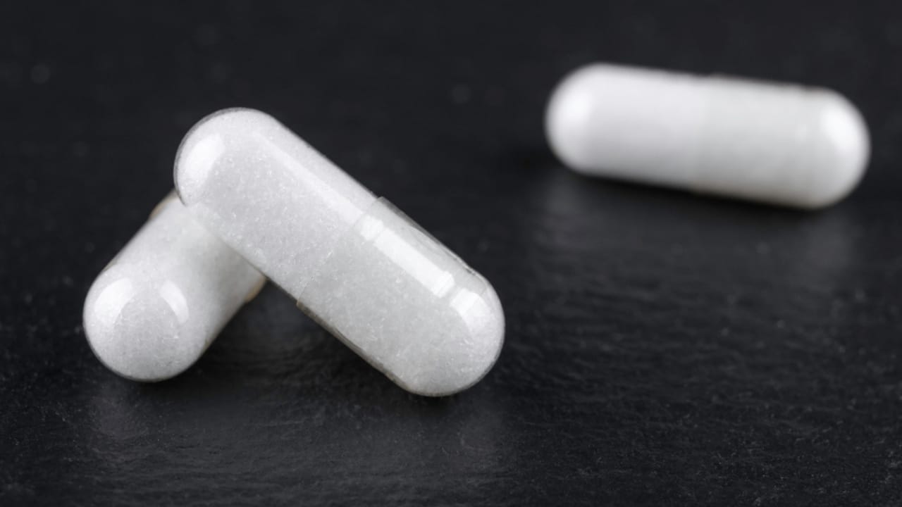 Relax Your Anxious Dog with These 15 Calming Treats 6 Relax Your Anxious Dog with These 15 Calming Treats - dog supplement ss1573658335