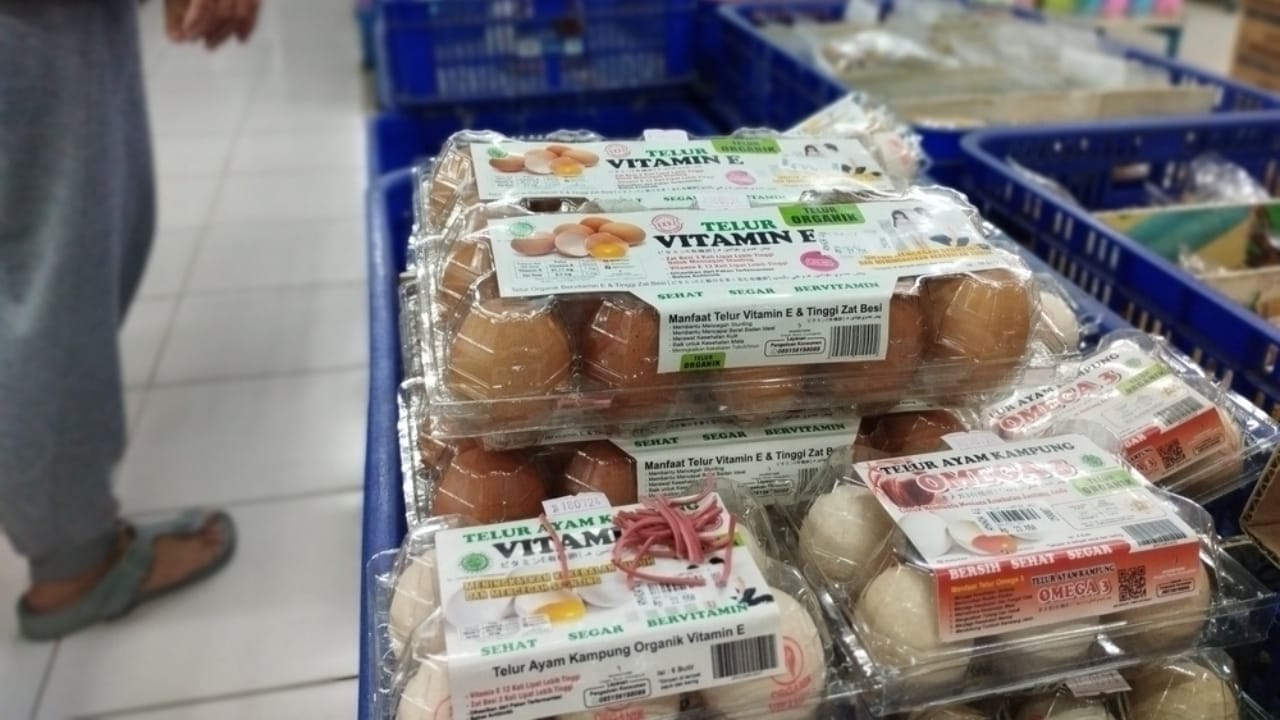 16 Foods at Walmart You Should Skip for Better Value 14 16 Foods at Walmart You Should Skip for Better Value - organic eggs ss2475694935