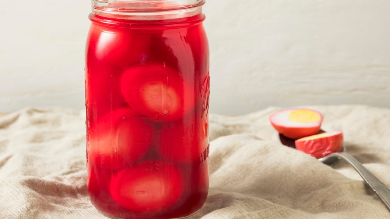 22 Egg Storage Hacks That Actually Work - pickled egg dp215636392